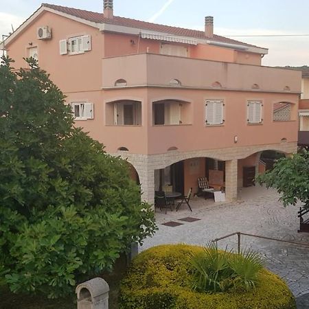 Apartments Ivanka G Malinska Εξωτερικό φωτογραφία